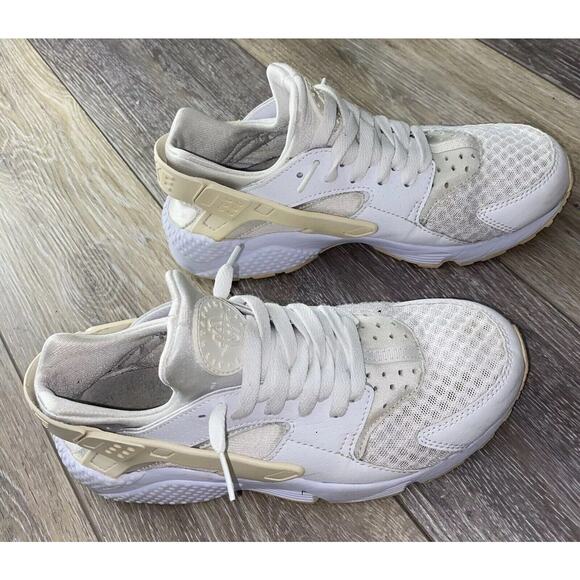 Nike Air Huarache Triple White 318429-111 Men’s US Size 8 Sneaker Shoes - Picture 2 of 10